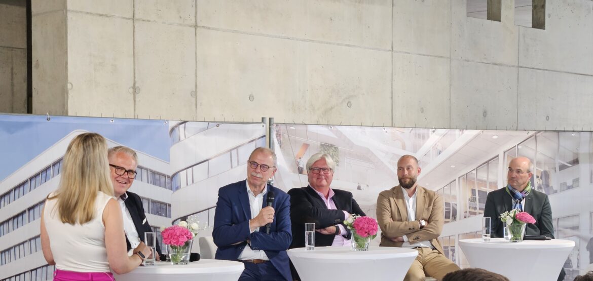 Talk über die Potenziale der Digitalisierung für den Bausektor und die Bedeutung von Smart Buildings