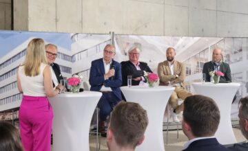 Talk über die Potenziale der Digitalisierung für den Bausektor und die Bedeutung von Smart Buildings