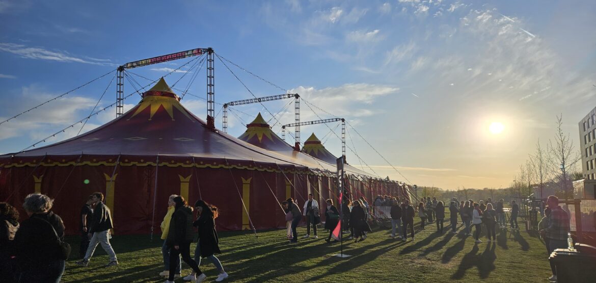 Zirkuszelt 1LIVE Absolut Aachen
