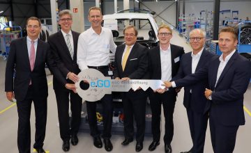Schlüsselübergabe-e.GO-Werkseröffnung-_Web-360x220 Ministerpräsident Armin Laschet eröffnet erstes e.GO-Werk in Aachen 